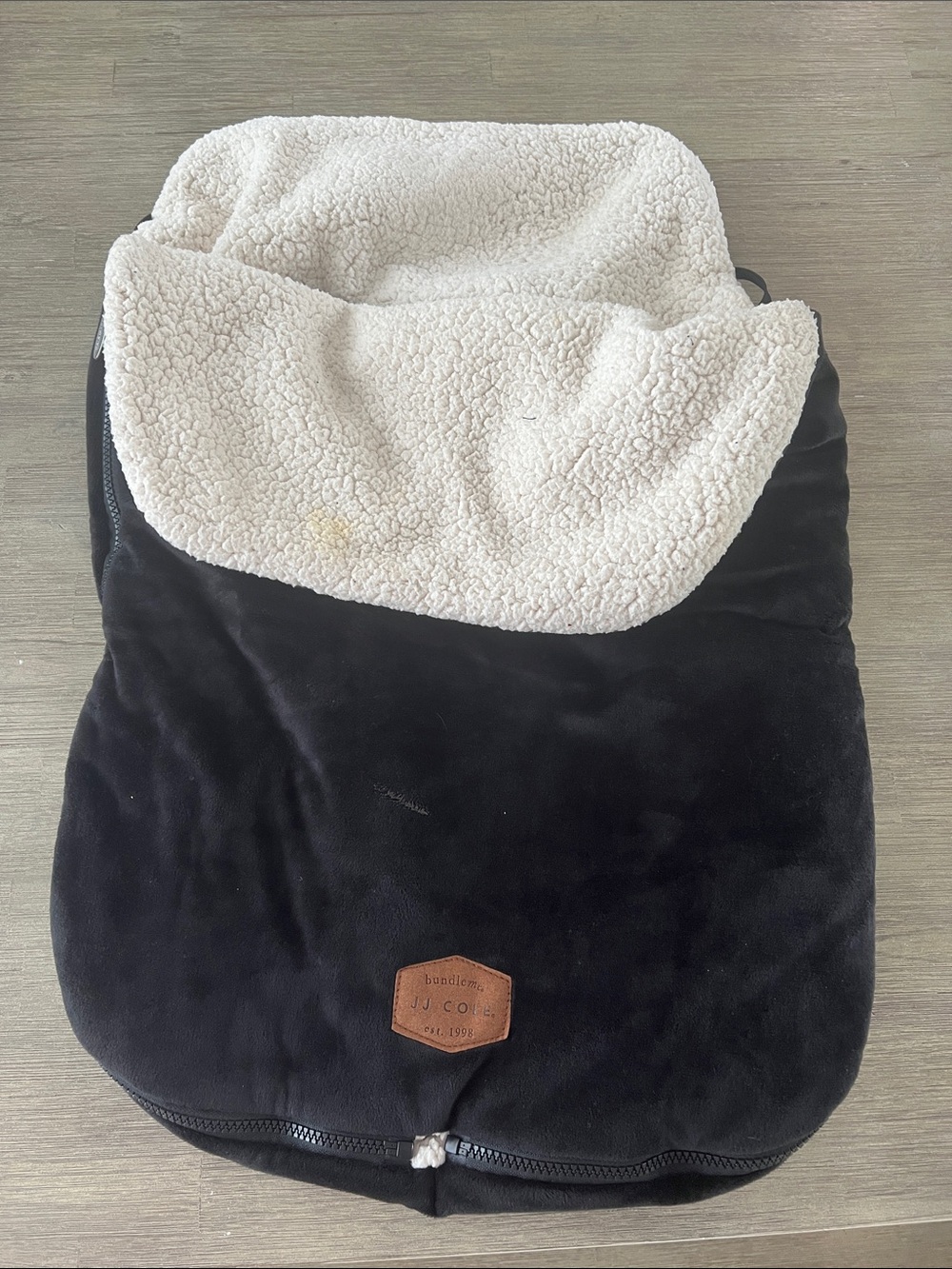 JJ Cole Black and Cream Sherpa-Lined Carseat Bundle Me